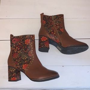 L’artiste floral boots size 9